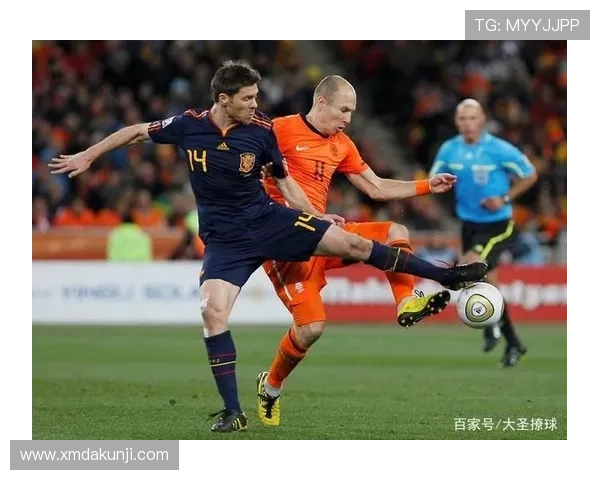 德布劳内 vs 哈维：中场组织核心的历史地位对比分析